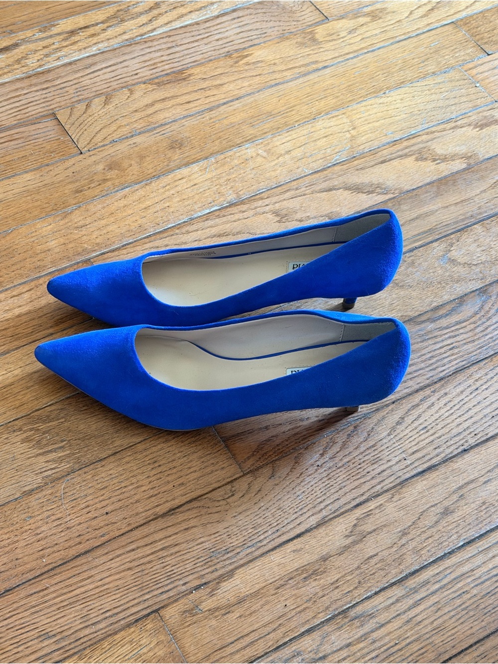 Charles David Cobalt Blue Pointed Kitten Heel Pumps